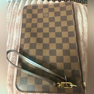 Louis Vuitton Pochette
